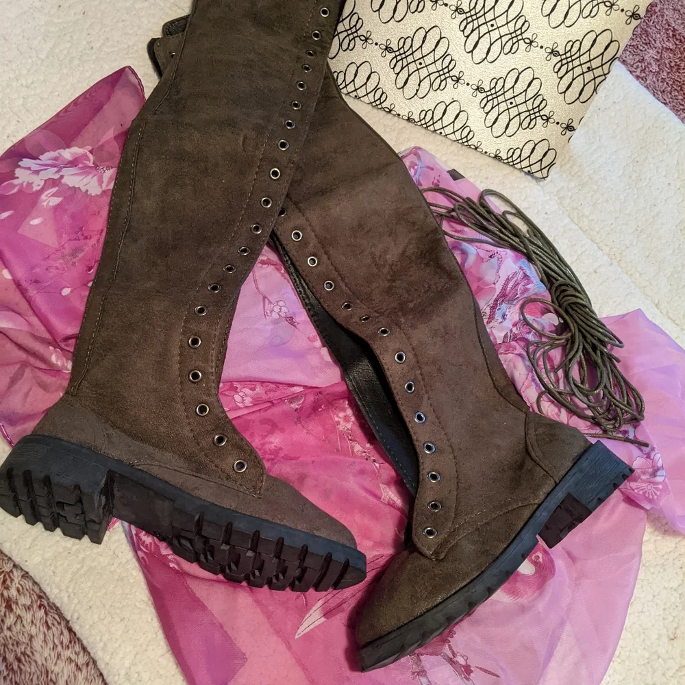 Faux Suede Knee High Boots - Picture 5 of 6